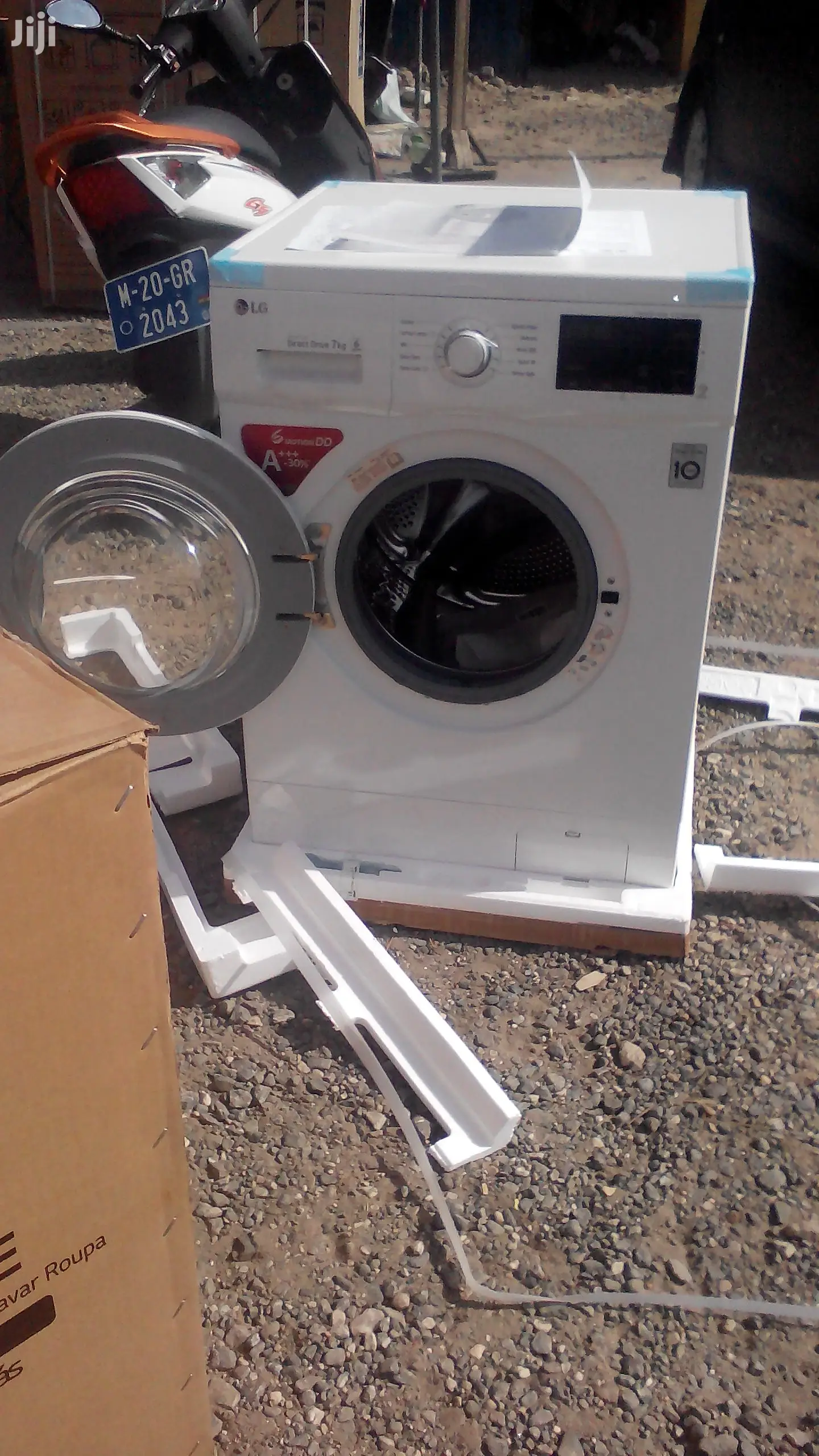 LG"-front Load Washer, 7 Kg, 6 Motion Direct Drive