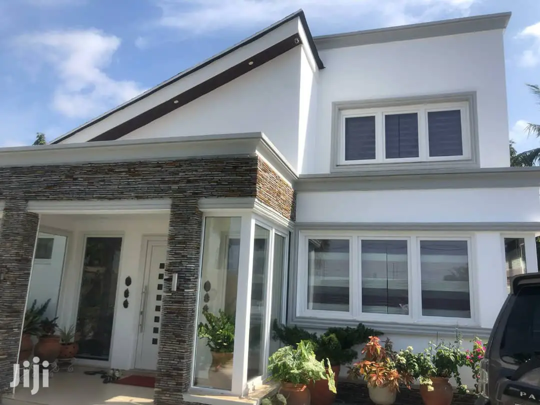4bdrm Duplex in Tema Metropolitan for sale