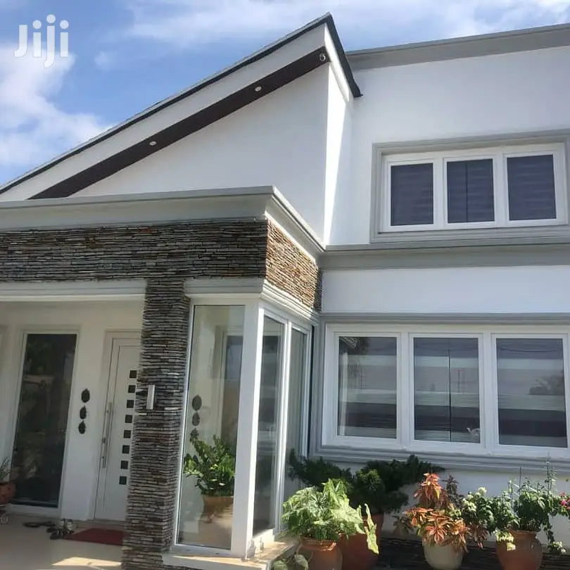 4bdrm Duplex in Tema Metropolitan for sale