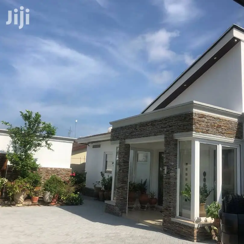 4bdrm Duplex in Tema Metropolitan for sale
