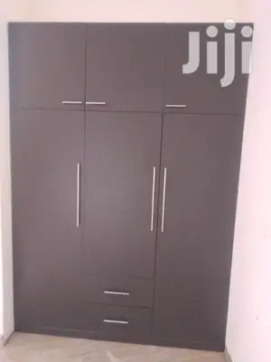 Rafasantewoodworks in Wardrobe's