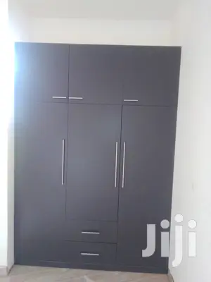 Rafasantewoodworks in Wardrobe's