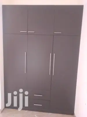 Rafasantewoodworks in Wardrobe's