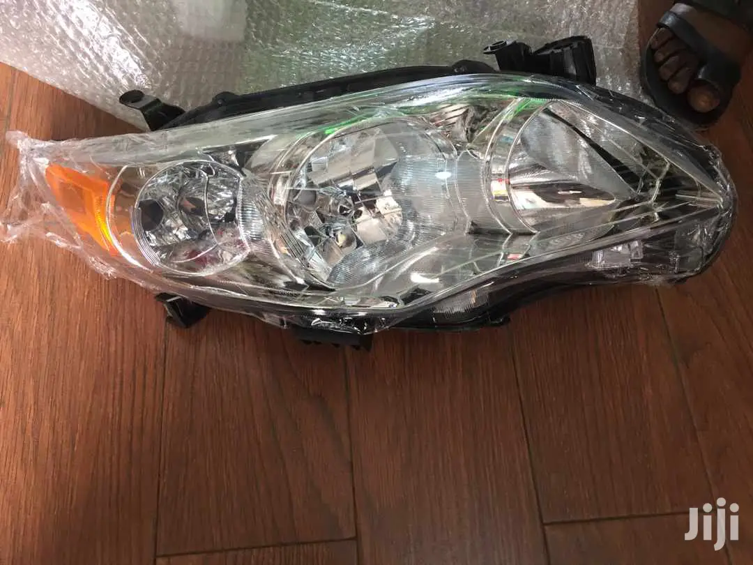 Toyota Corolla 2012 Headlights Available