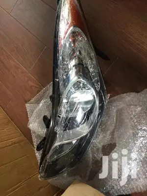 Hyundia Elantra 2012 2013 Headlights Available