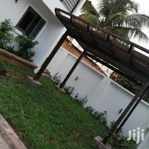 4bdrm Duplex in Tesano for sale