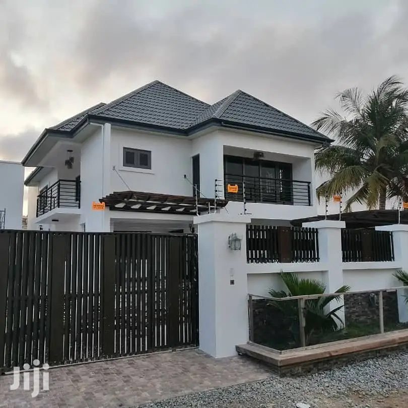 4bdrm Duplex in Tesano for sale