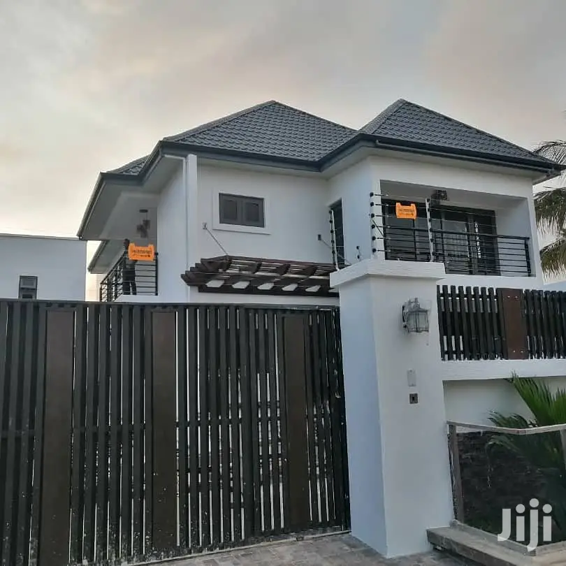 4bdrm Duplex in Tesano for sale