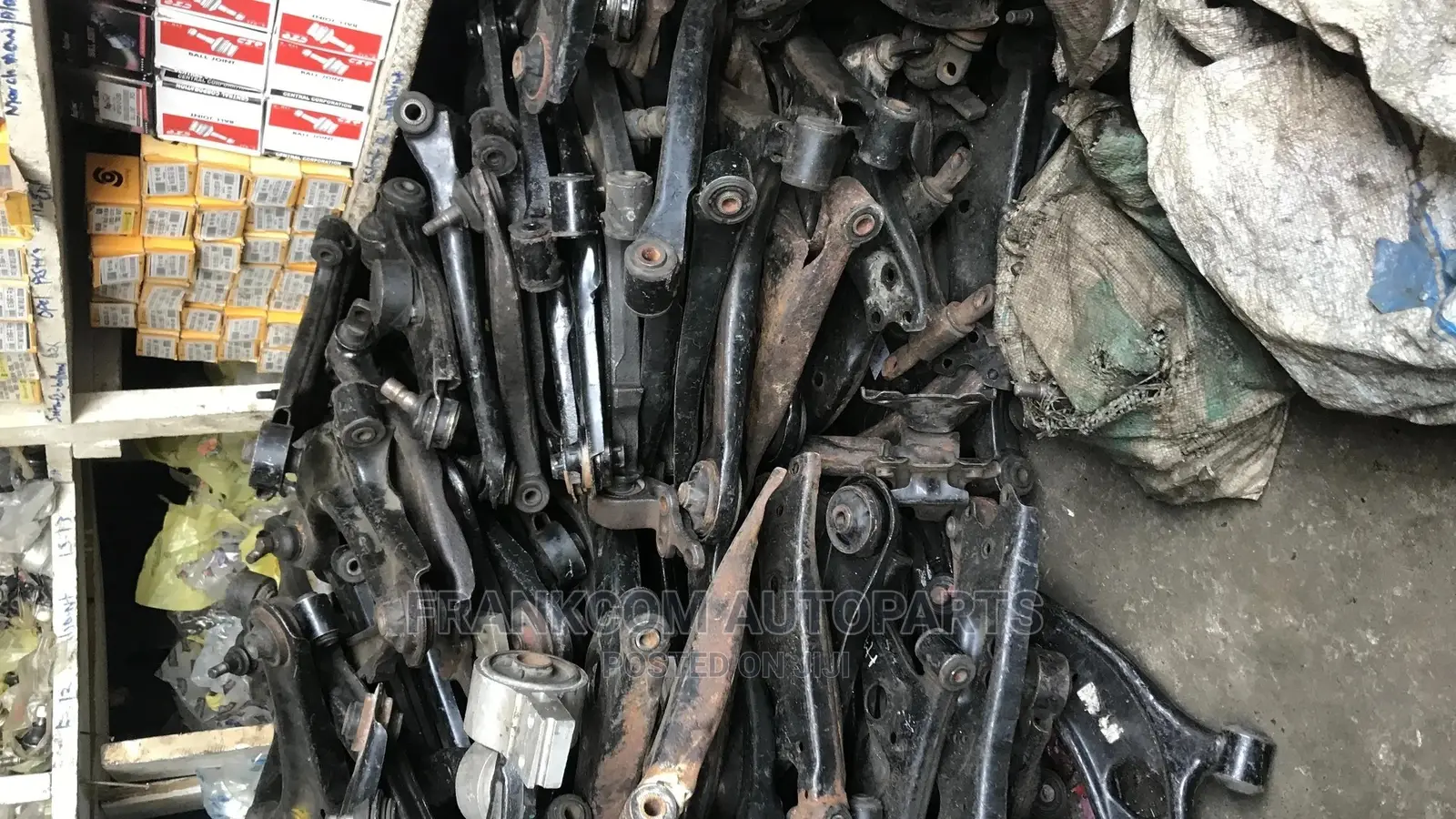 Deals in All Kinds of Parts for Lowerarms and Balljoint