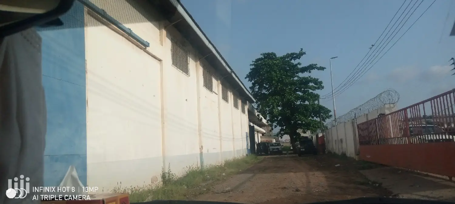 900 Sqm Warehouse Nia For Rent