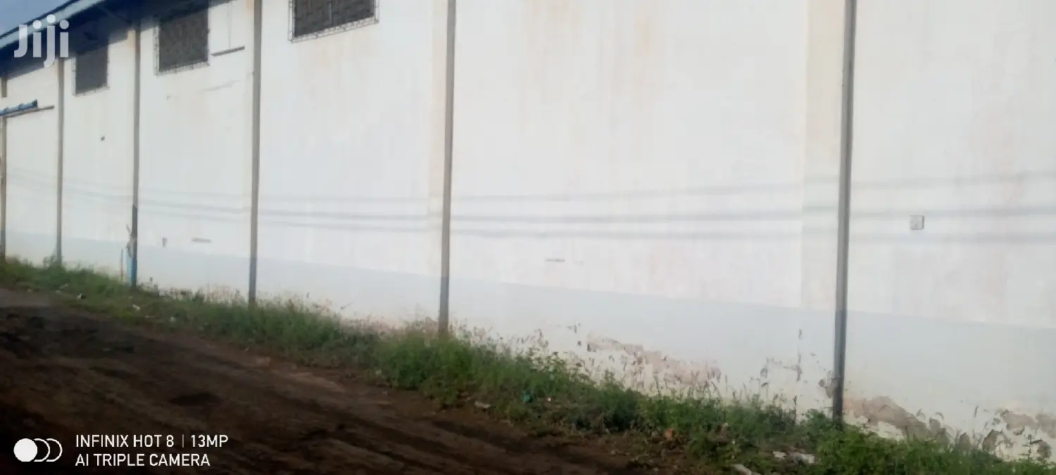 900 Sqm Warehouse Nia For Rent