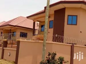 4bdrm Duplex in Tema Metropolitan for rent