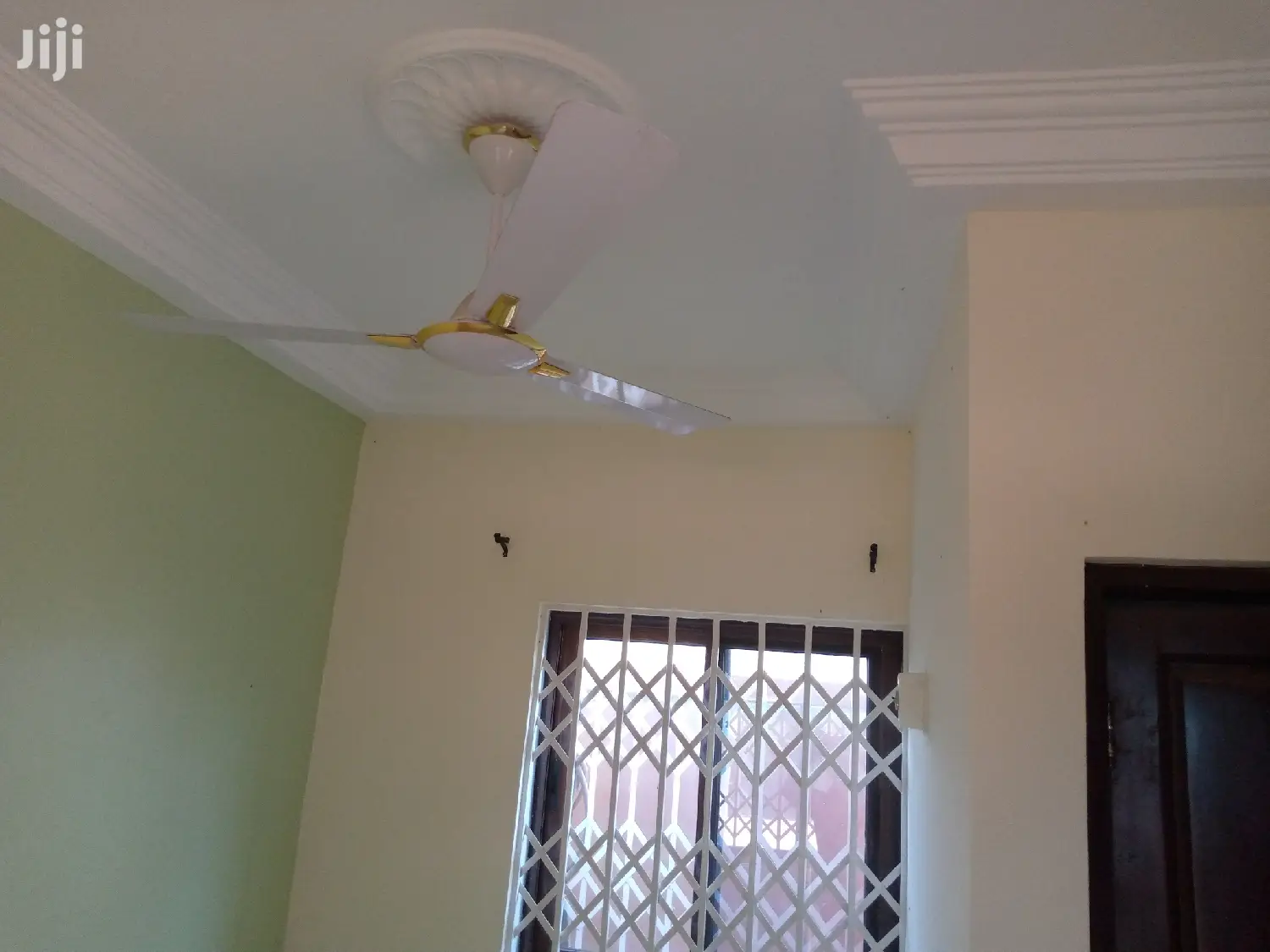 4bdrm Duplex in Tema Metropolitan for rent