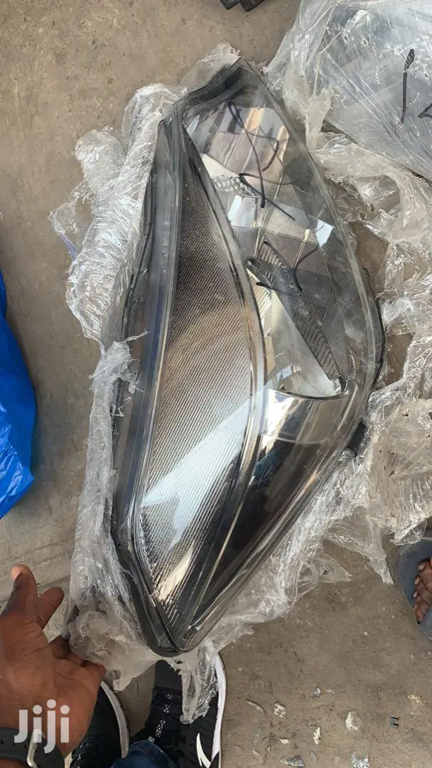 Toyota Yaris Headlight 2012,2013,2014