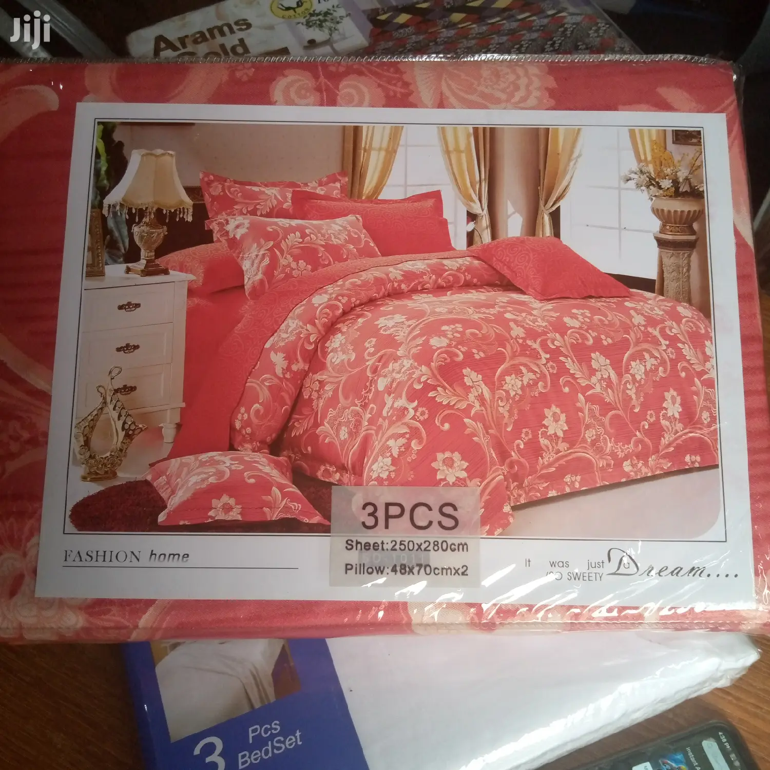 Queen Size Bedsheets(Plus 2 Pillow Cases)