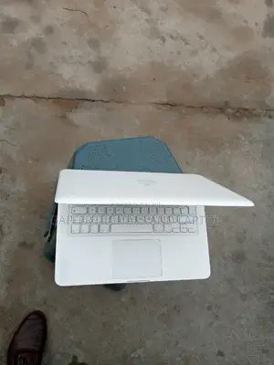 Laptop Apple MacBook 8GB Intel Core 2 Quad HDD 350GB
