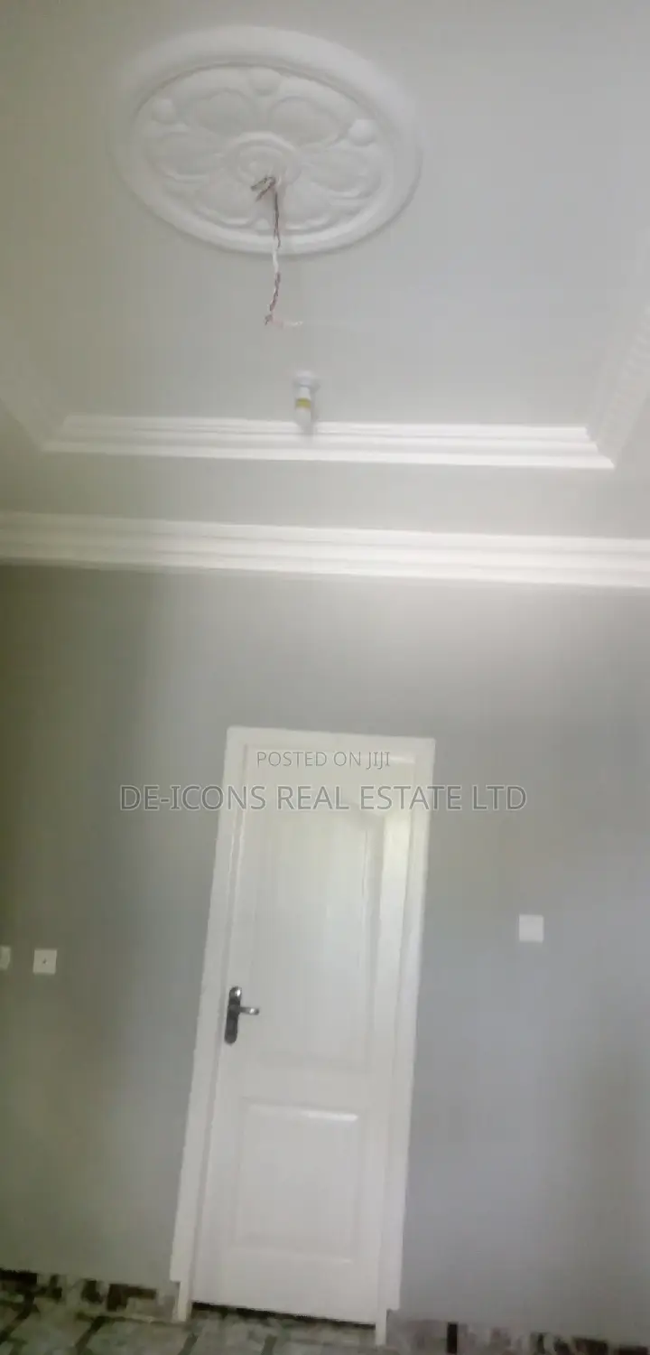 3bdrm House in De-Icons Real Estate, Awutu Senya East Municipal