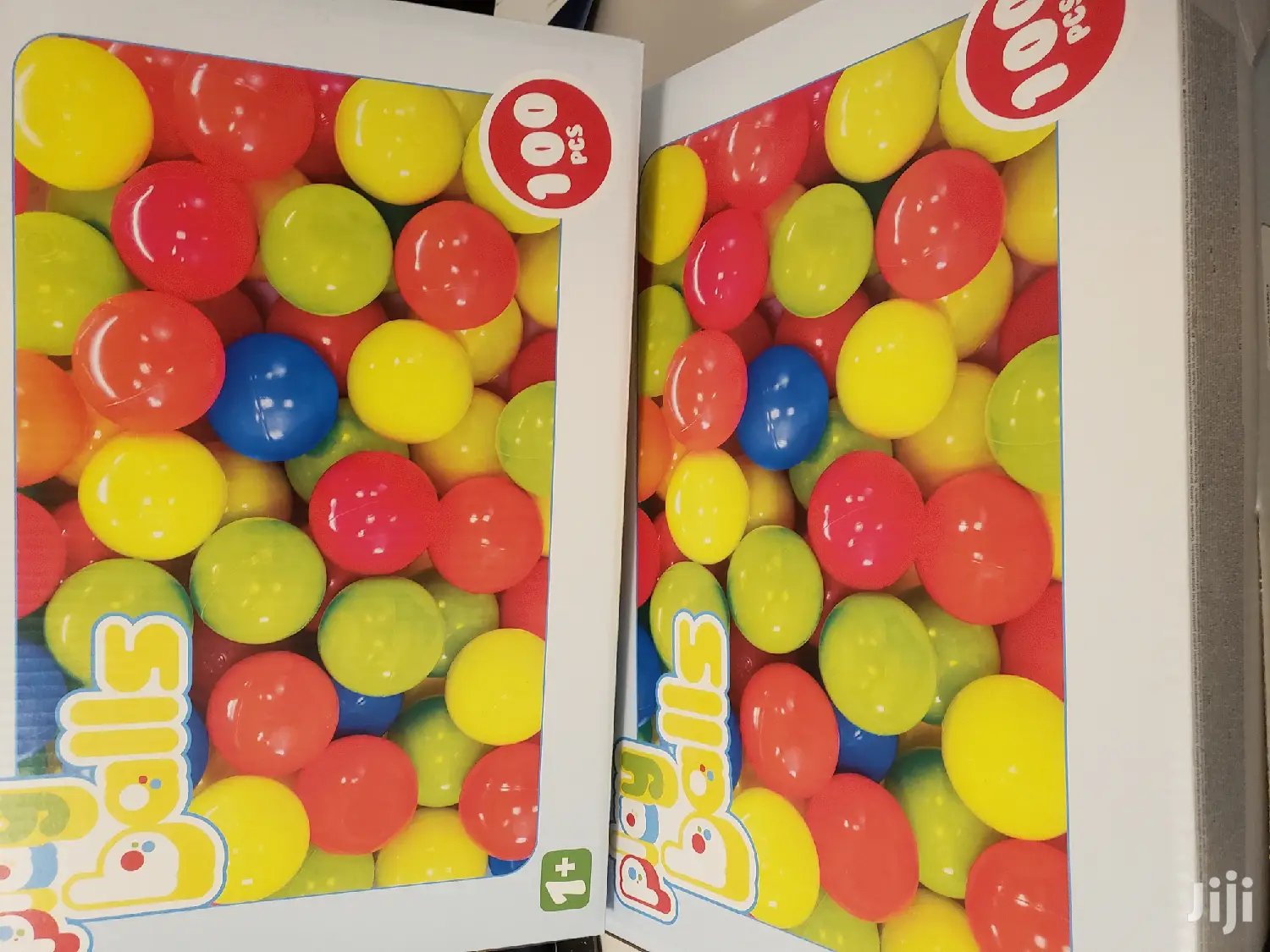 Kids Soft Balls Play Toys Bouncy Castle Pit