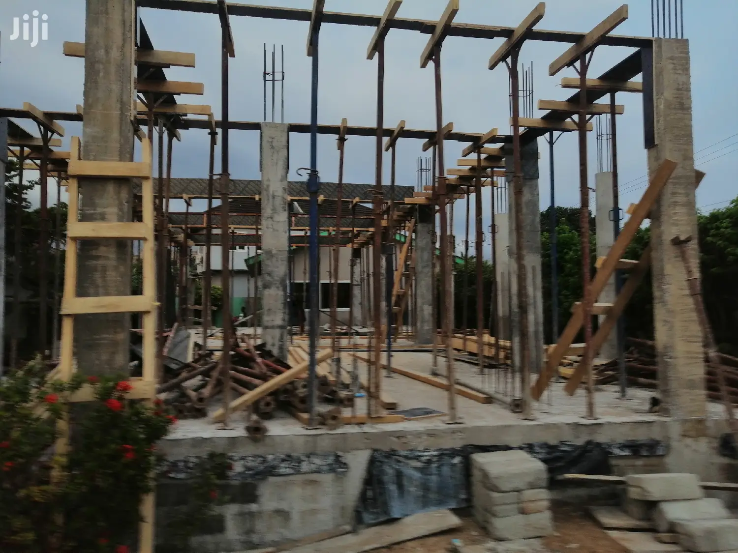 Props/Scaffolds/Bamboo/Metals/Decking /Formwork
