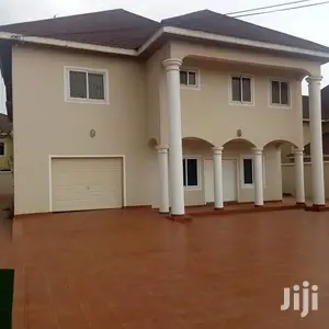 Nice 4 Bedrooms Story Building For Sale Around Trasacco