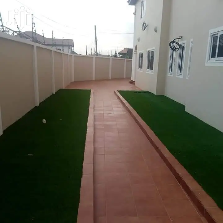 Nice 4 Bedrooms Story Building For Sale Around Trasacco