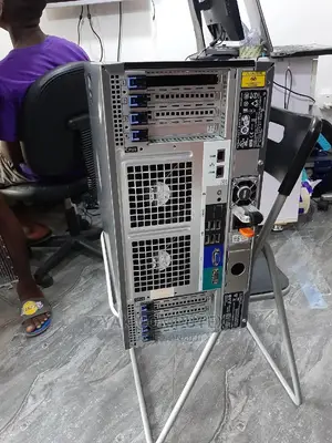 Server Dell PowerEdge T630 32GB Intel Xeon HDD 2T