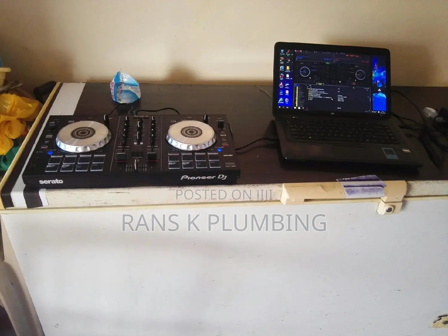 Professional DJ,Live Band And Sound Engineer