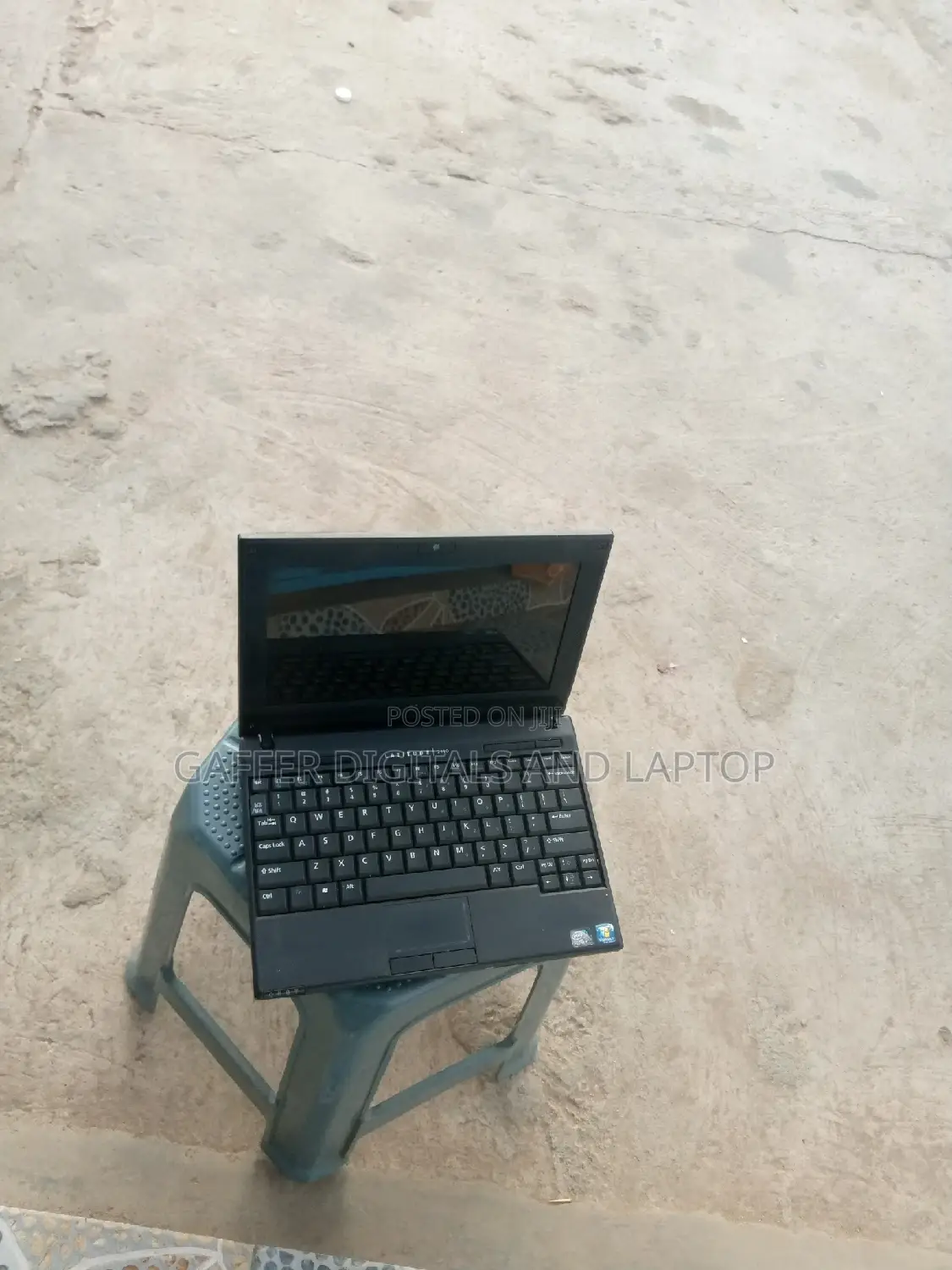 Laptop Dell Latitude 2110 2GB Intel Atom HDD 128GB