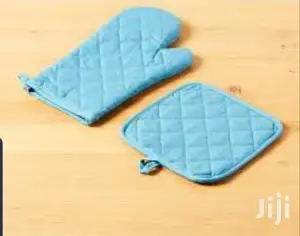Oven Gloves and Hot Pot Pad