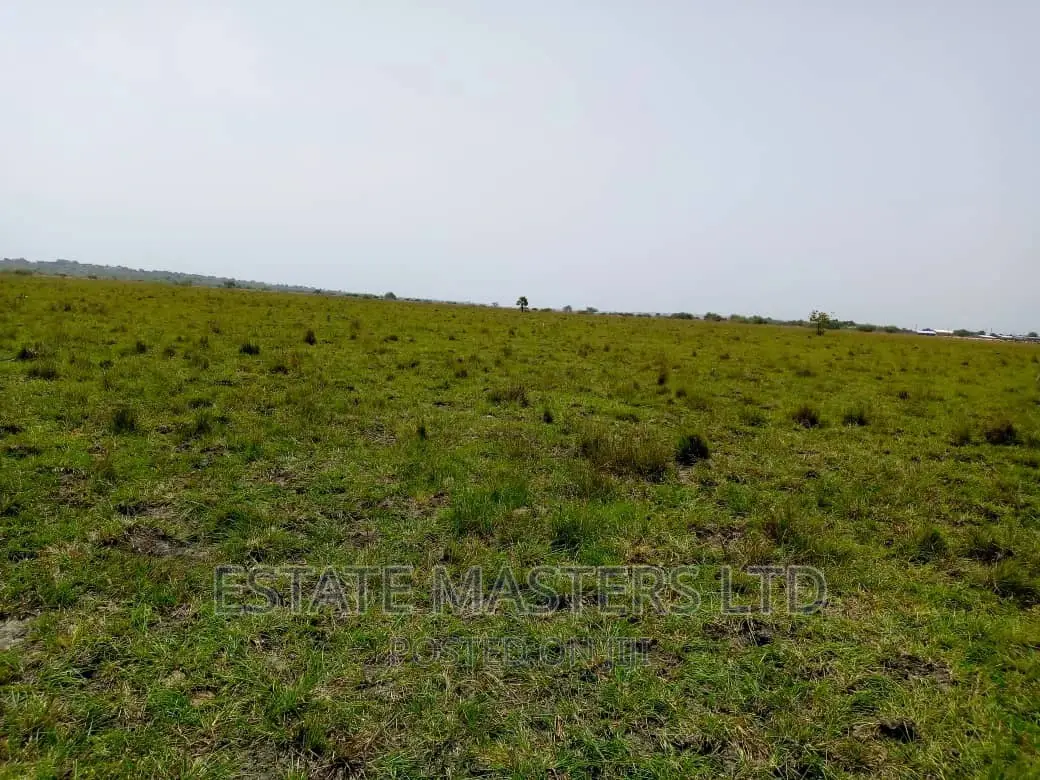 Half Plot Within A Gated Community
