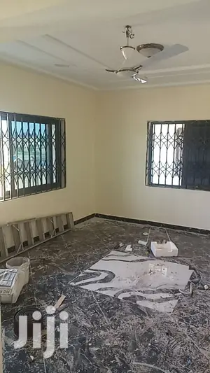 Mini Flat in Awoshie for rent