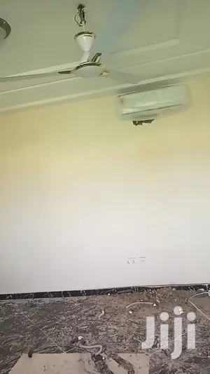 Mini Flat in Awoshie for rent