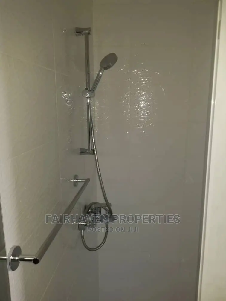1bdrm Block of Flats in Airport Residential Area for rent
