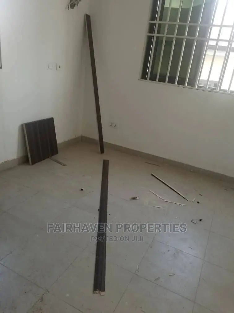 1bdrm Block of Flats in Airport Residential Area for rent