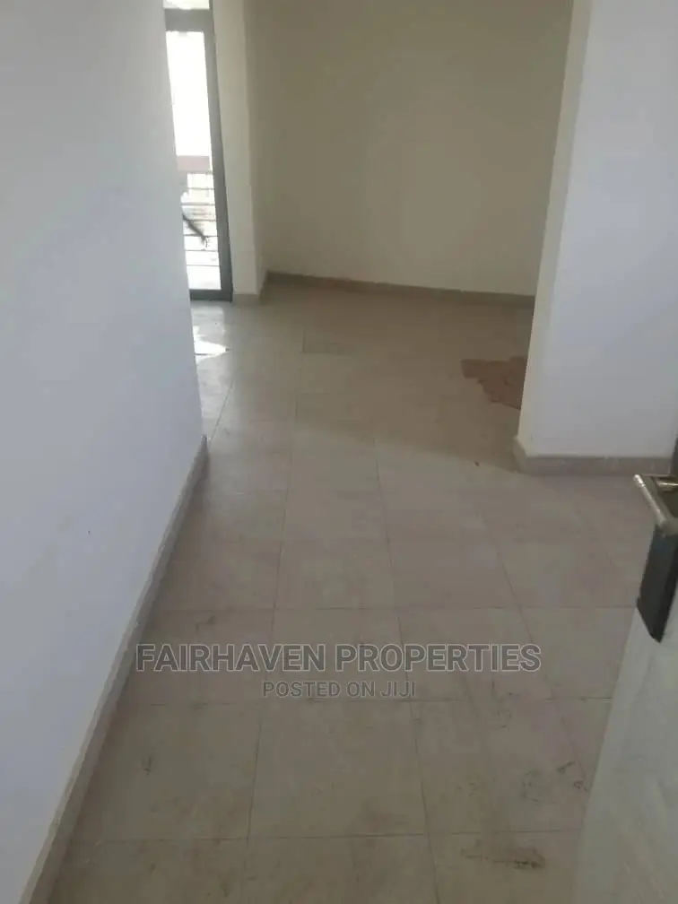 1bdrm Block of Flats in Airport Residential Area for rent