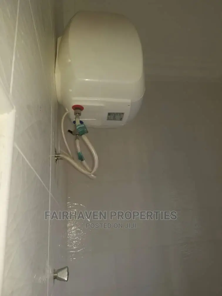 1bdrm Block of Flats in Airport Residential Area for rent