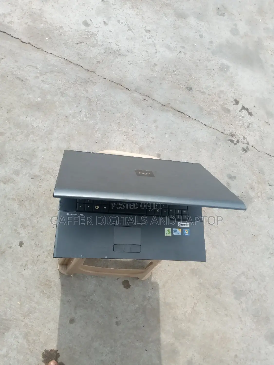 New Laptop Fujitsu Amilo Pa3553 4GB Intel Core 2 Duo HDD 320GB