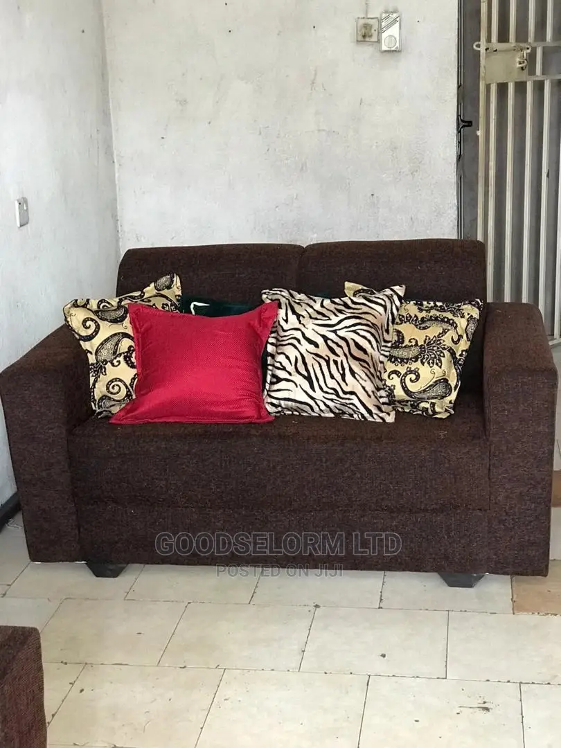 Furniture 2in1 With Pillows
