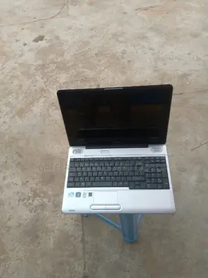 New Laptop Toshiba Satellite C665 4GB Intel Core 2 Duo HDD 320GB