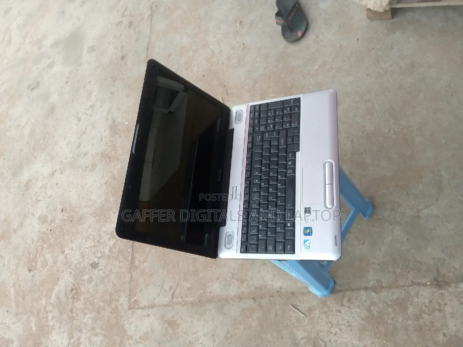 New Laptop Toshiba Satellite C665 4GB Intel Core 2 Duo HDD 320GB