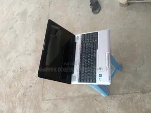 New Laptop Toshiba Satellite C665 4GB Intel Core 2 Duo HDD 320GB