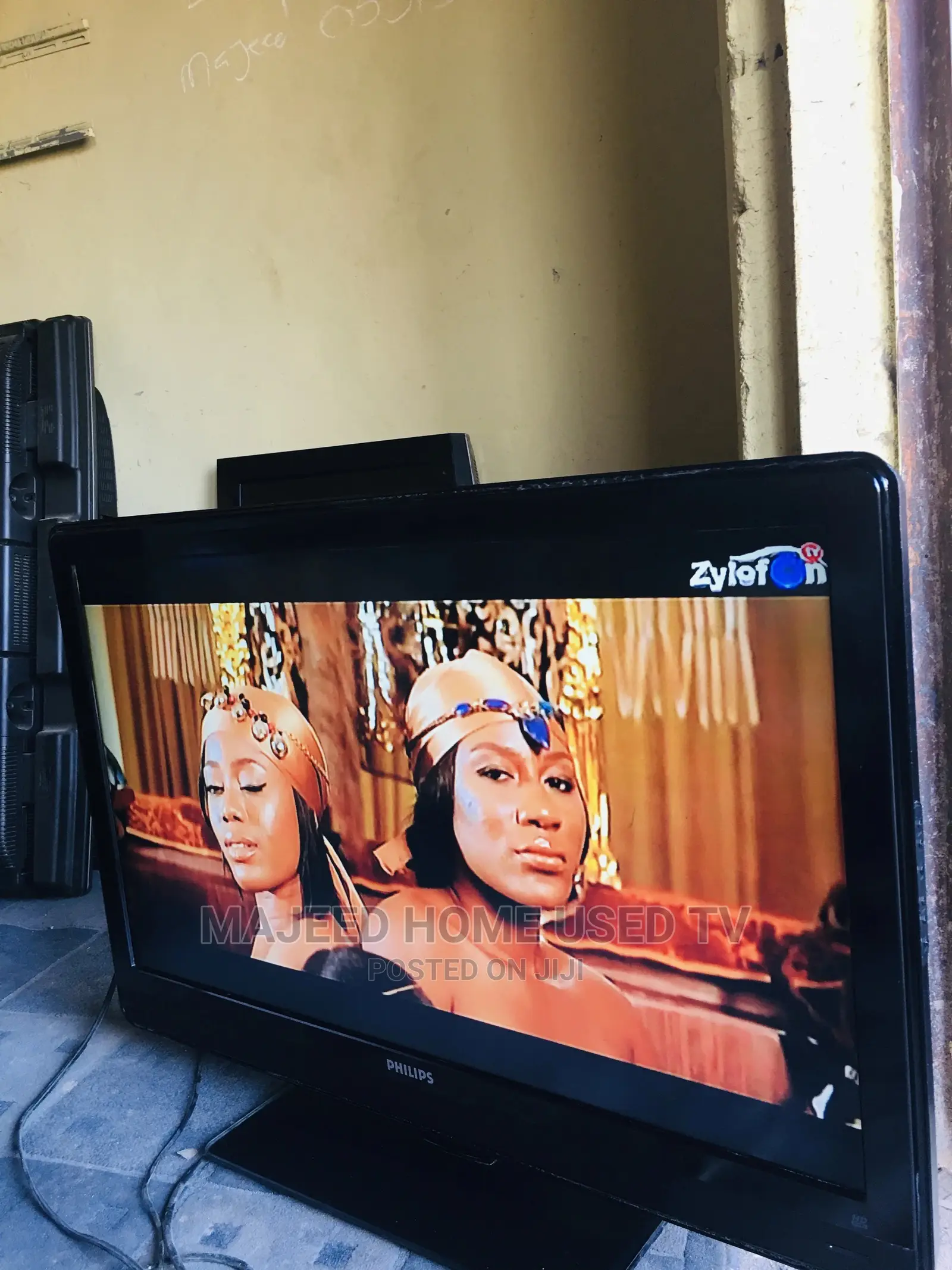 43inches Philips Slim LCD