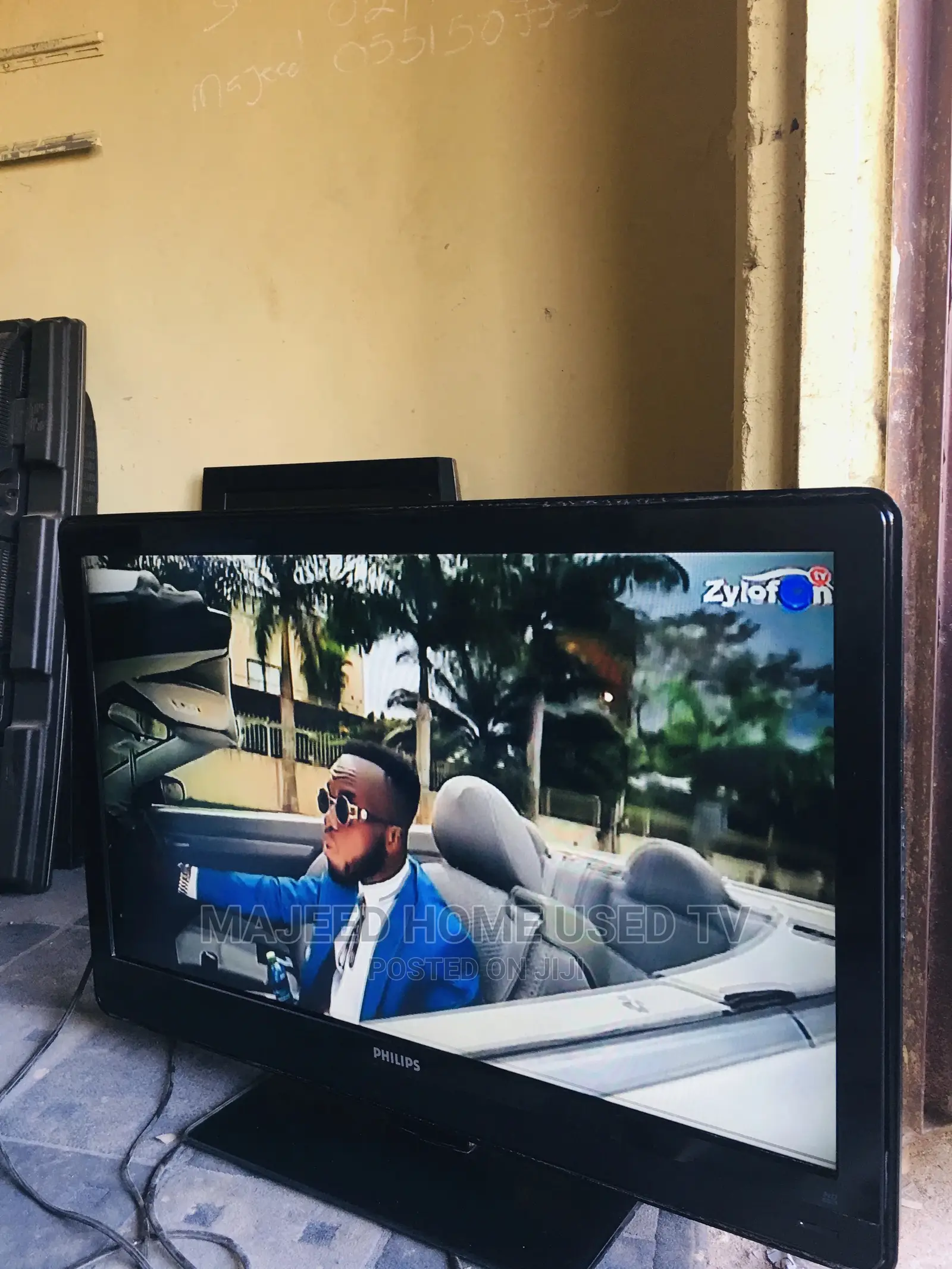 43inches Philips Slim LCD