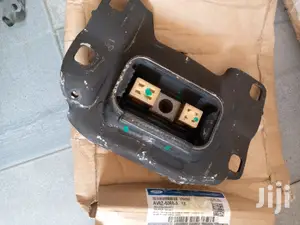 Ford Escape.6l Transmission Mount
