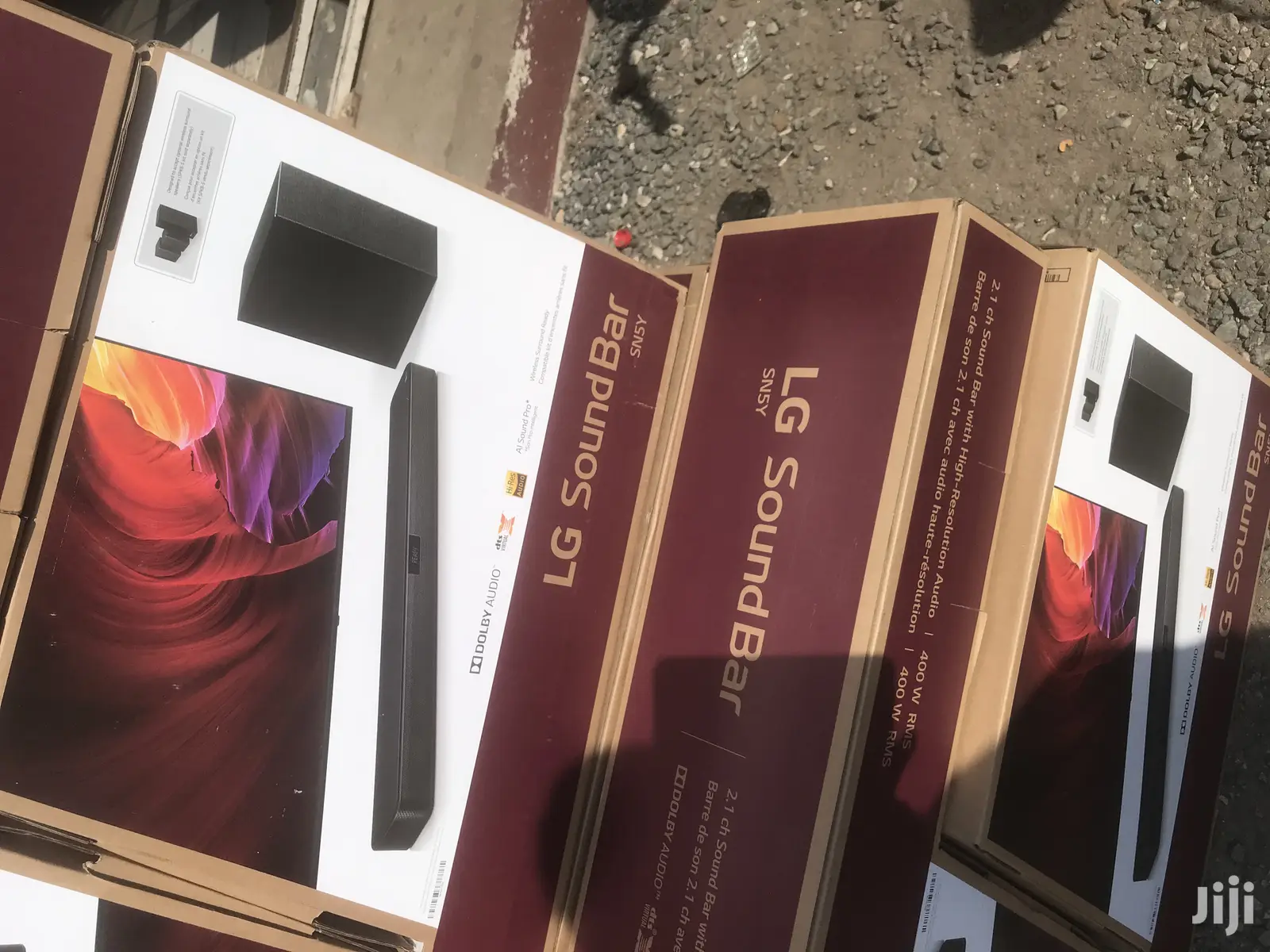 AI Sound Pro LG SN5Y 400W 2.1-Channel Soundbar System