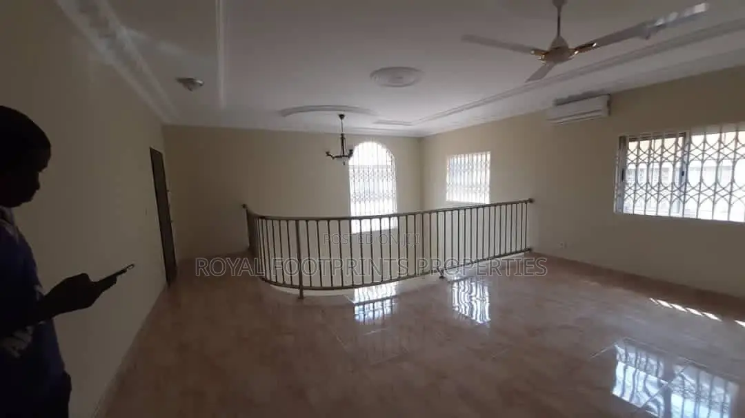 5bdrm House in Agbogba for sale