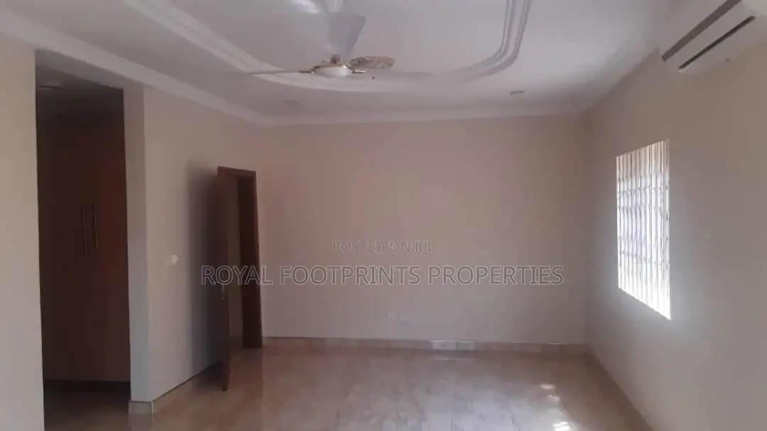 5bdrm House in Agbogba for sale