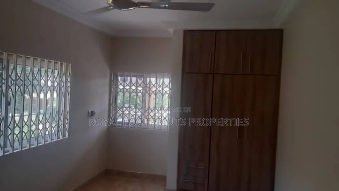 5bdrm House in Agbogba for sale