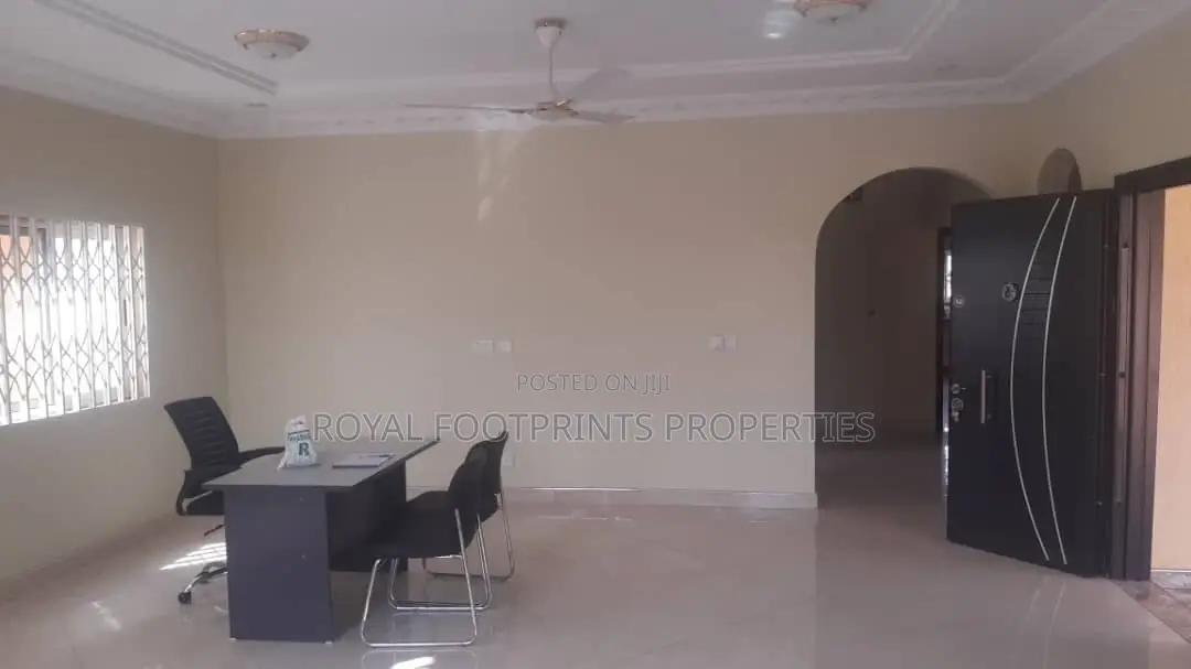 5bdrm House in Agbogba for sale