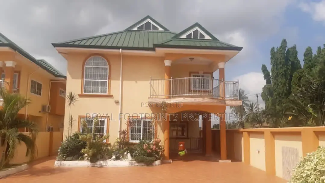 5bdrm House in Agbogba for sale